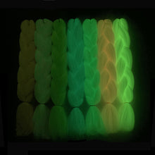 Load image into Gallery viewer, 3 Pieces Night light Synthetic Hair Extension for Braiding ,Jumbo Braids , Extension Afro Braids Crochet Twist-3 قطع من وصلات الشعر الاصطناعية الخفيفة الليلية للتضفير ، الضفائر الضخمة ، تمديد الضفائر الأفرو الكروشيه
