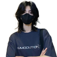 Load image into Gallery viewer, Men's Wolf Cut Wig - Korean Ulzzang Short Straight Hairpiece with Mullet Tail, Trendy Synthetic Wig-باروكة شعر رجالي على شكل ذئب - قطعة شعر كورية قصيرة مستقيمة من أولزانغ مع ذيل موليت، باروكة شعر صناعية عصرية وطبيعية المظهر للاستخدام اليومي/التنكر/الموضة