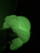 Load image into Gallery viewer, 3 Pieces Night light Synthetic Hair Extension for Braiding ,Jumbo Braids , Extension Afro Braids Crochet Twist-3 قطع من وصلات الشعر الاصطناعية الخفيفة الليلية للتضفير ، الضفائر الضخمة ، تمديد الضفائر الأفرو الكروشيه