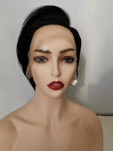 Load image into Gallery viewer, real human hair short styling lace wigs-black -شعر بشري حقيقي قصير تصفيف الشعر المستعار الدنتلة - أسود
