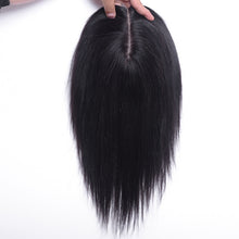 Load image into Gallery viewer, Clip In Human Hair Silk Base Top Hairpiece, Women Crown Toupee for Thinning Hair Natural Black 7x10cm--مقطع في الشعر البشري قاعدة من الحرير هيربيسي ، شعر مستعار نسائي تاج لترقيق الشعر الطبيعي الأسود 7x10 سم