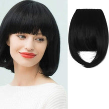 Load image into Gallery viewer, Estelle Bangs Clip in Hair Extensions Front Neat Bang Fringe One Piece 15cm Short Straight Hairpiece for Women مشبك الانفجارات في وصلات الشعر الأمامية الأنيقة بانغ هامش قطعة واحدة 15 سم قطعة شعر مستقيمة قصيرة للنساء