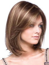 Load image into Gallery viewer, Short Dark Brown Mixed Blonde Straight Synthetic Fiber Wigs for Women-شعر مستعار قصير من الألياف الاصطناعية الأشقر المختلط بني غامق للنساء
