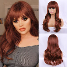 Load image into Gallery viewer, Long Wavy Wigs with Bangs for Women Natural Looking Full Wigs Heat Resistant Synthetic Wigs for Daily Party Cosplay Wear-شعر مستعار طويل مموج مع الانفجارات للنساء بمظهر طبيعي كامل الباروكات الاصطناعية مقاومة للحرارة لارتداء الحفلات التنكرية اليومية