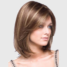 Load image into Gallery viewer, Short Dark Brown Mixed Blonde Straight Synthetic Fiber Wigs for Women-شعر مستعار قصير من الألياف الاصطناعية الأشقر المختلط بني غامق للنساء
